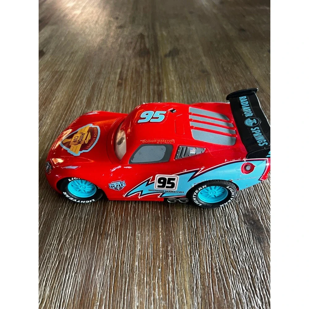Disney Pixar Cars Lightning McQueen Thinkway Toys Red Race Car 7.5in